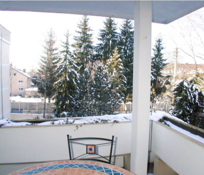 sonniger gerumiger Wohn-Essraum schner Balkon