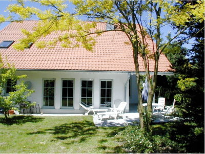 Exklusive, gepflegte und moderne Haushälfte mit großzügigem Garten